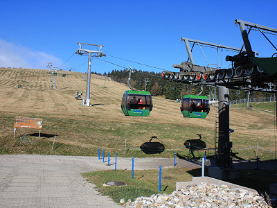 Kabinen der Feldbergbahn an der Talstation