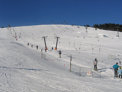 Skilift und Abfahrtshang am Feldberg