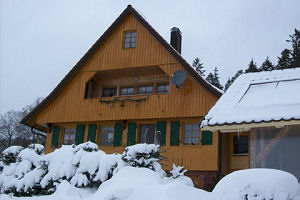 Haus Kienbronn im Winter