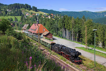 Dampfzug am Bahnhof Bärental